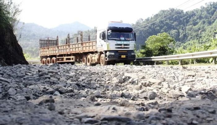 bf076d88afc5469b1fd4 Cử tri tỉnh Quảng Nam kiến nghị nâng cấp, mở rộng tuyến đường nối từ đường Hồ Chí Minh đến cửa khẩu phụ Tây Giang (ảnh minh họa).