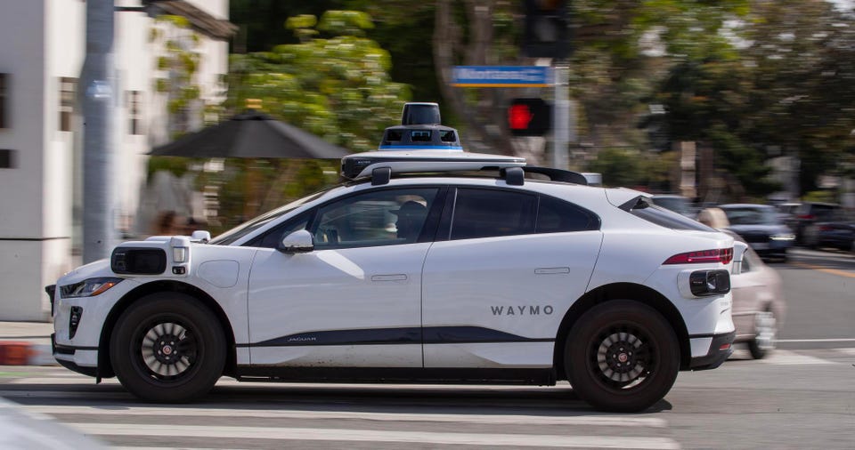 Waymo nghiên cứu giải pháp an toàn mới cho xe tự động lái - Ảnh 1. Waymo nghiên cứu giải pháp an toàn mới cho xe tự động lái - Ảnh 1.