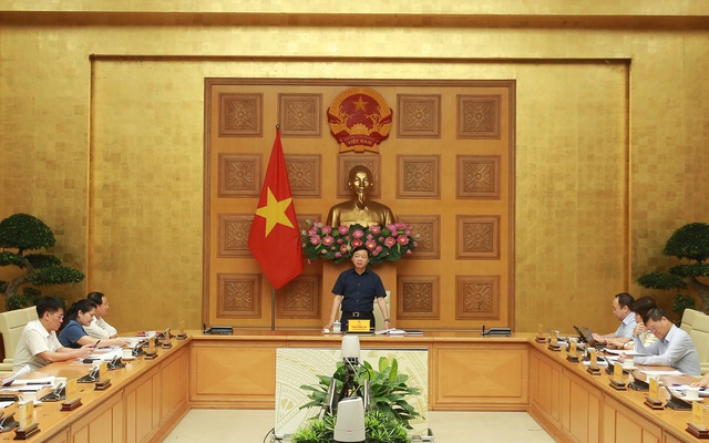 Phó Thủ tướng Trần Hồng Hà cho rằng, cần kịp thời thể chế hoá những quy định, kinh nghiệm thực tiễn về bồi thường, hỗ trợ, tái định cư đã được chứng minh là đúng đắn, hiệu quả - Ảnh: VGP/Minh Khôi.