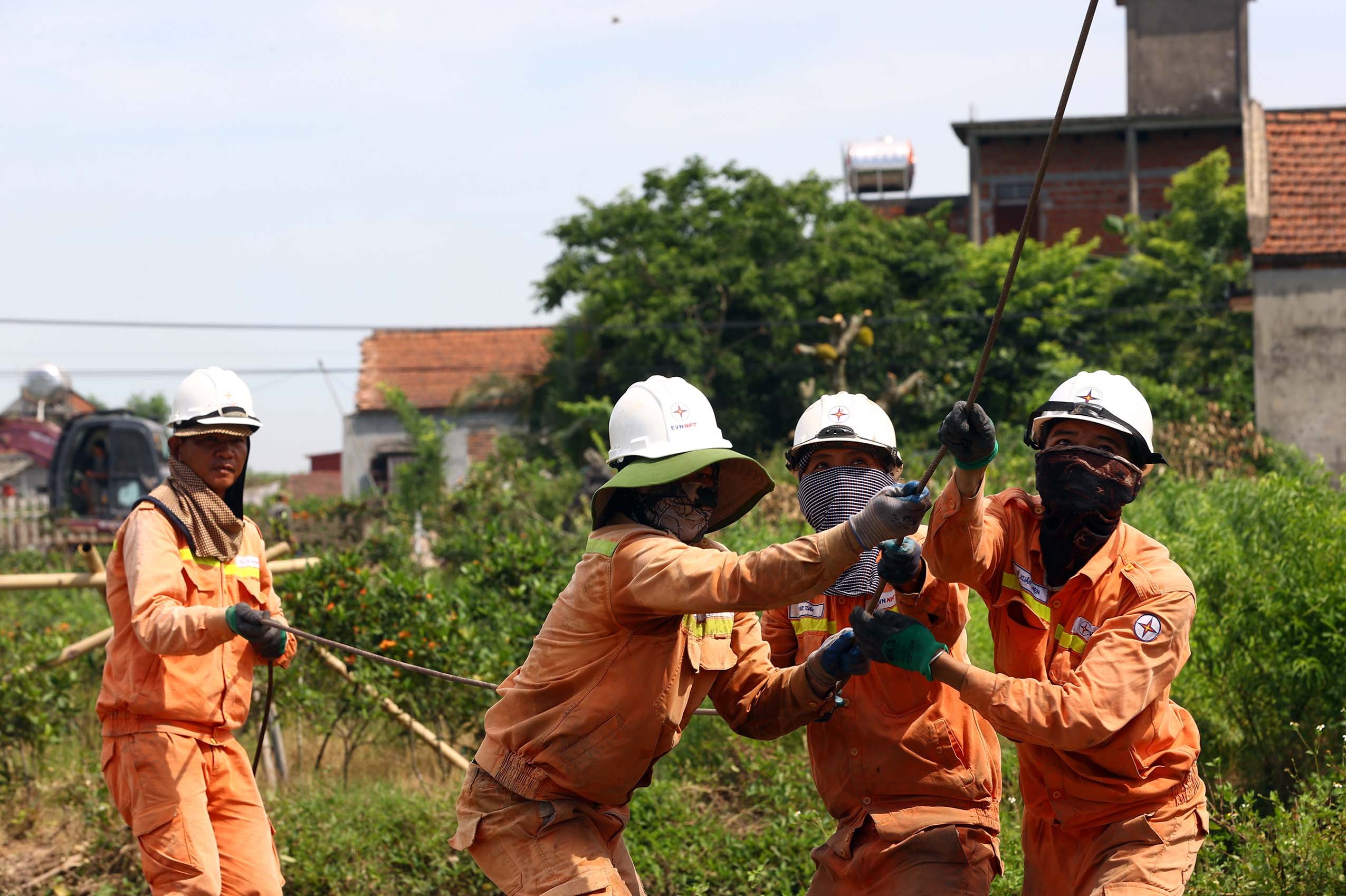 Thời tiết nắng nóng tiếp tục diễn biến tại miền Bắc, công suất cực đại trong tuần 27 năm 2024 cao hơn 1.881,8MW so với tuần trước