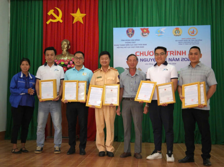 Ánh Sáng Vùng Cao: Đoàn Thanh Niên CSGT Phía Nam hỗ trợ thắp sáng đường quê cho xã Tà Hine