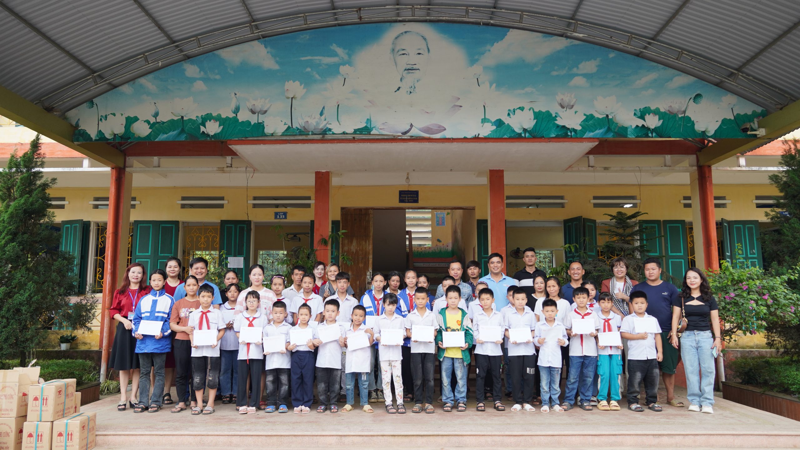 Hiệp hội Yến Sào Việt Nam chung tay “Tiếp bước em đến trường” tại Yên Bái sau siêu bão Yagi