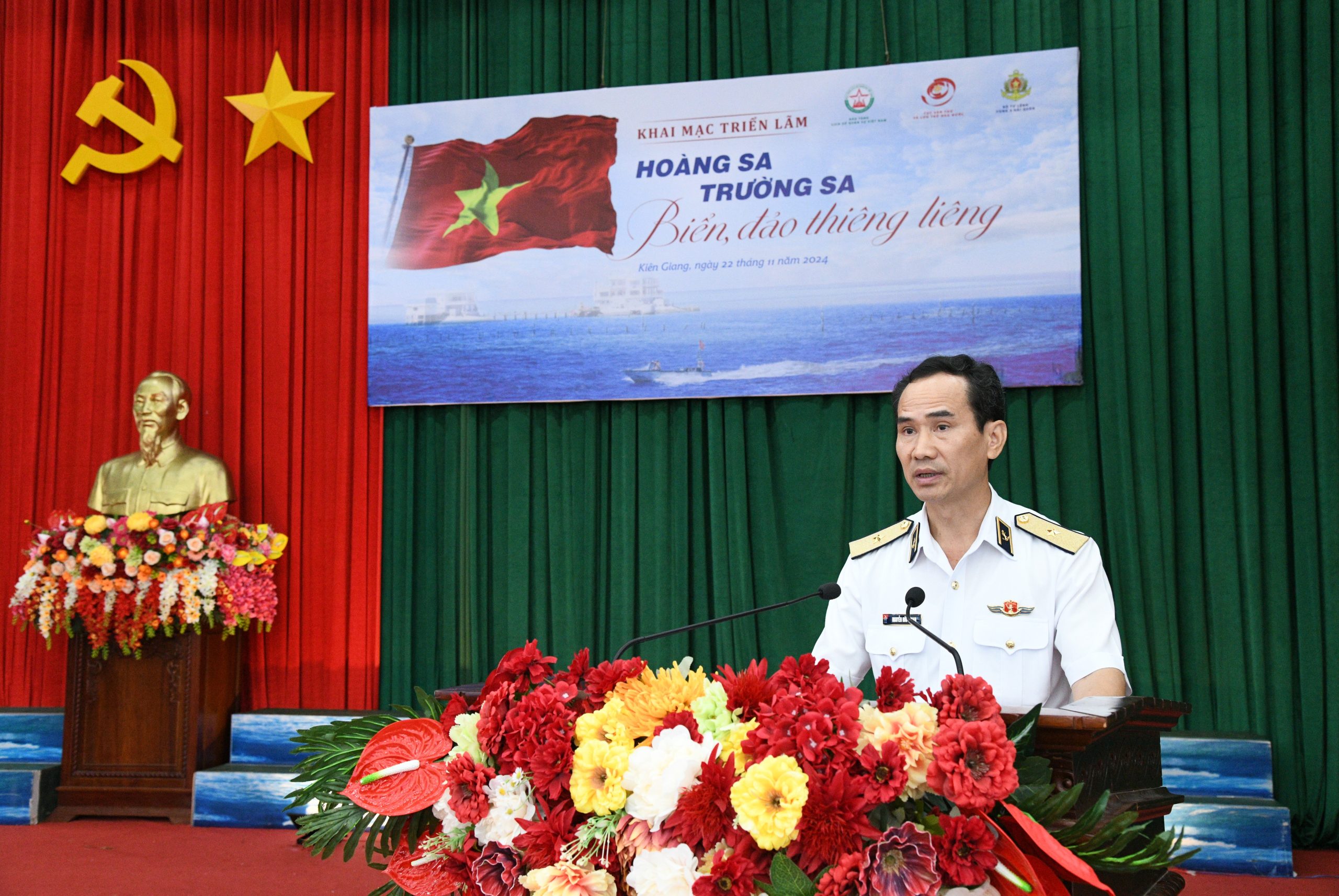 Triển lãm “Hoàng Sa, Trường Sa – Biển, đảo thiêng liêng”