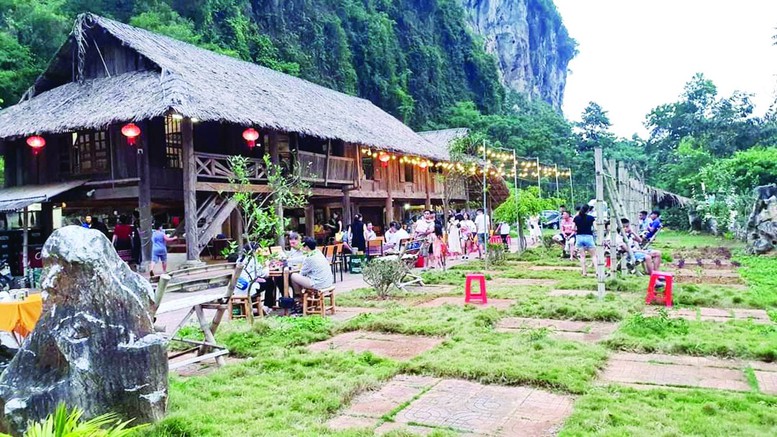 Phát triển du lịch cộng đồng theo hướng chuyên nghiệp hoá, tiến tới hình thành Làng nghề du lịch cộng đồng- Ảnh 1. Phát triển du lịch cộng đồng theo hướng chuyên nghiệp hoá, tiến tới hình thành Làng nghề du lịch cộng đồng- Ảnh 1.