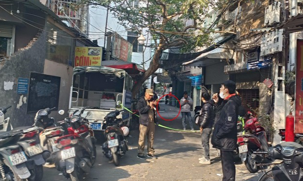 Điều tra vụ người đàn ông tử vong ở phố Tạ Quang Bửu- Ảnh 1. Điều tra vụ người đàn ông tử vong ở phố Tạ Quang Bửu- Ảnh 1.