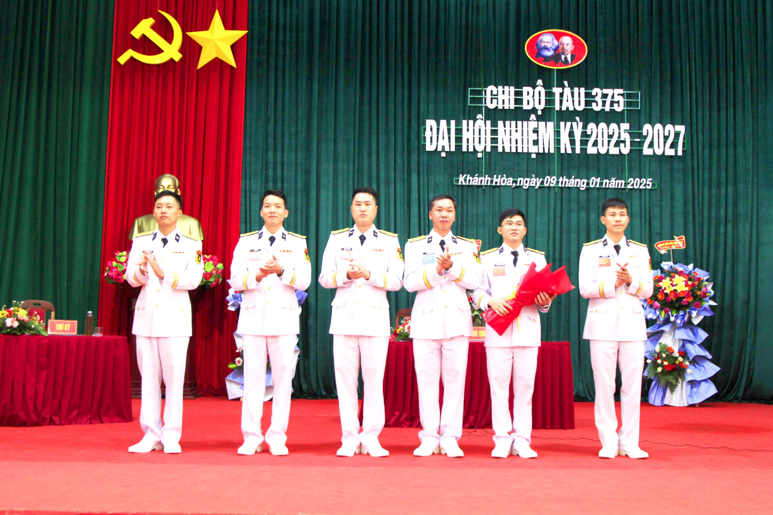 Vùng 4 hải quân chỉ đạo Đại hội Chi bộ tàu 375 làm trước