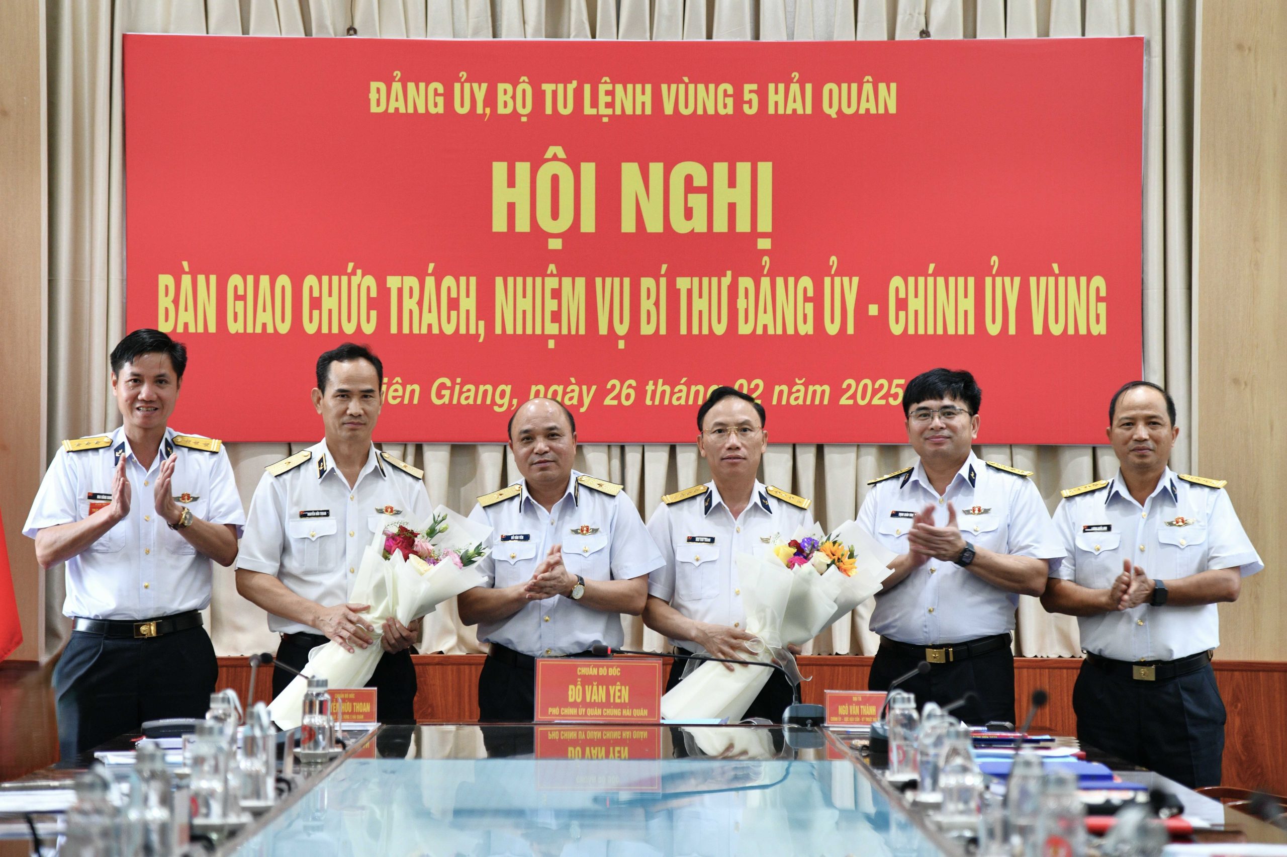 Bàn giao chức trách, nhiệm vụ Bí thư Đảng ủy, Chính ủy Vùng 5 Hải quân