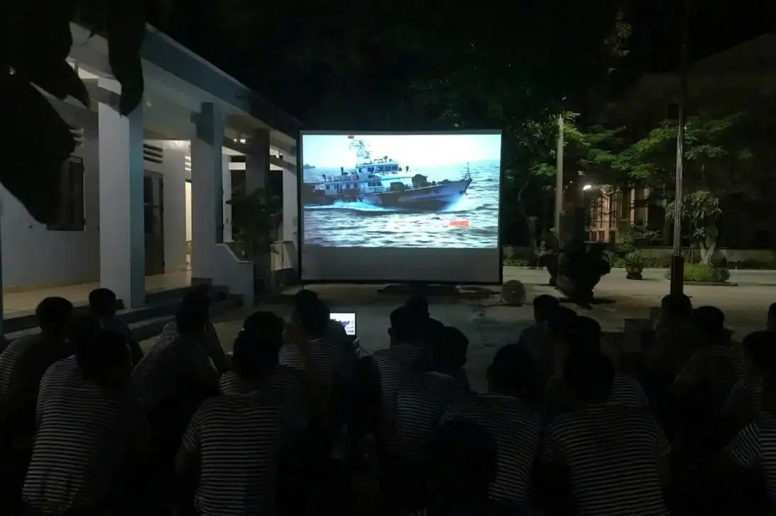 Vùng 5: Chiếu phim lưu động phục vụ cán bộ, chiến sĩ