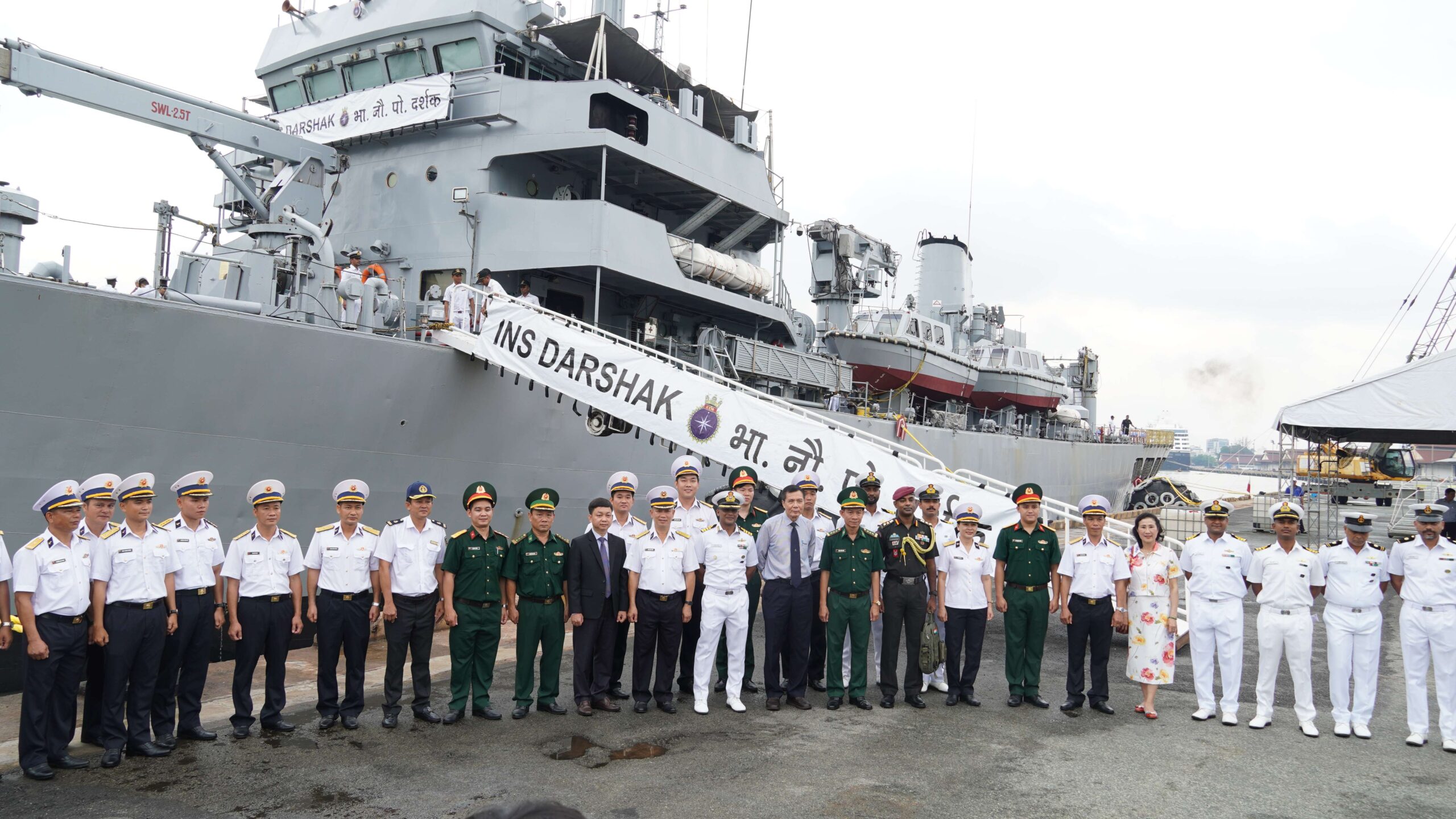 Tàu Hải quân Ấn Độ INS Darshak thăm xã giao TP. Hồ Chí Minh