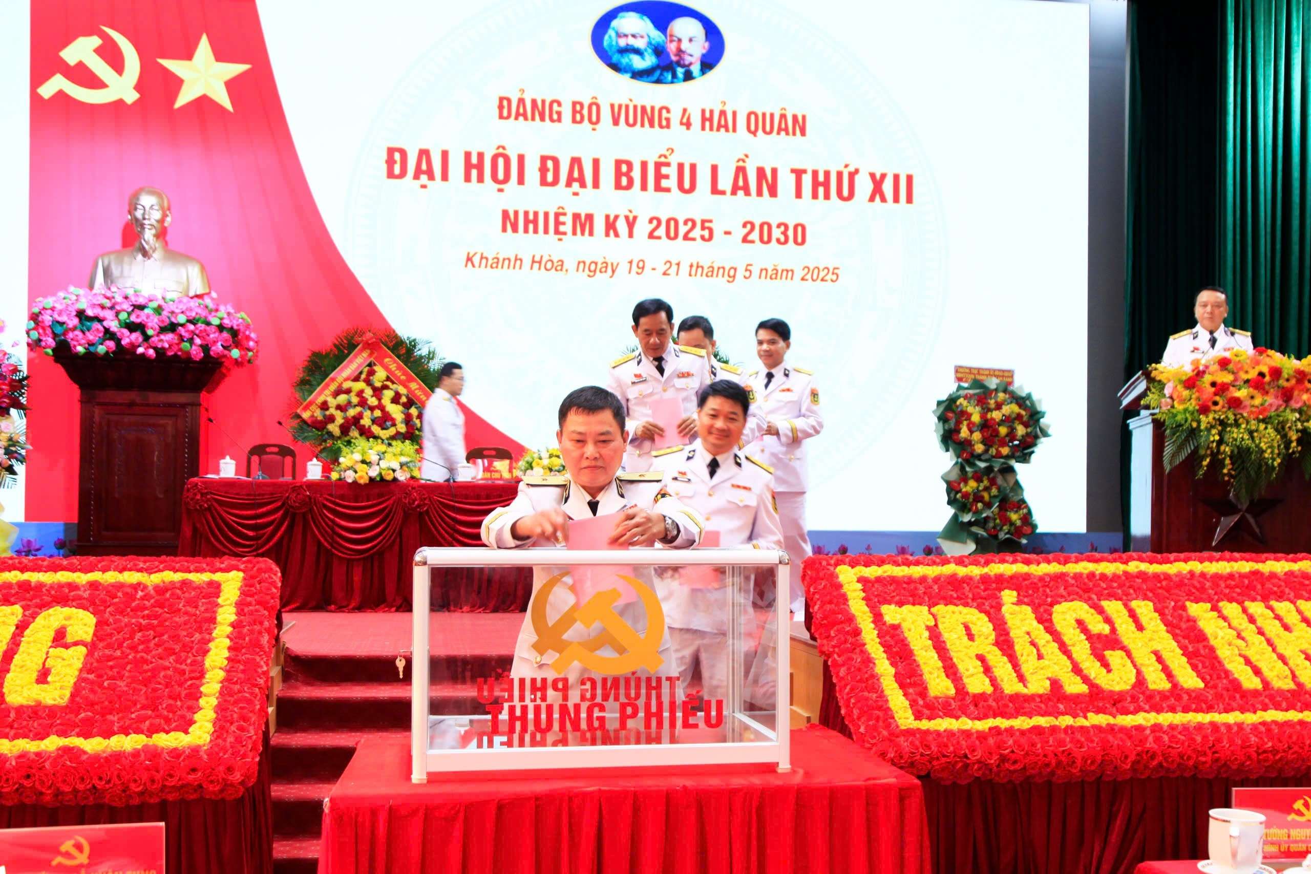 Vùng 4 hải quân tổ chức thành công Đại hội Đảng bộ làm trước