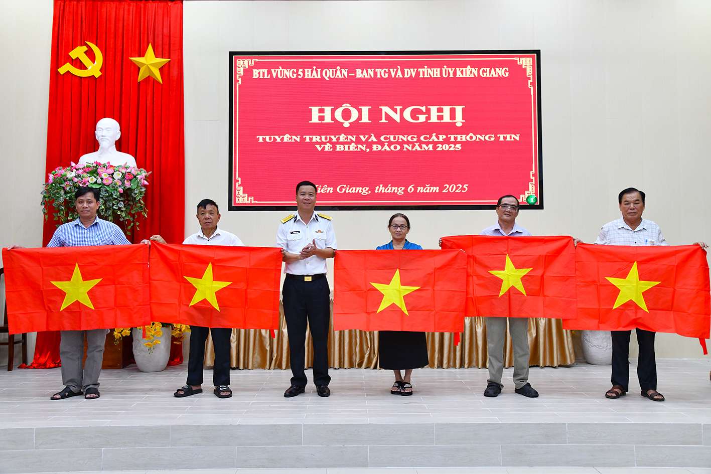Nâng cao hiểu biết về biển, đảo cho người dân Phú Quốc