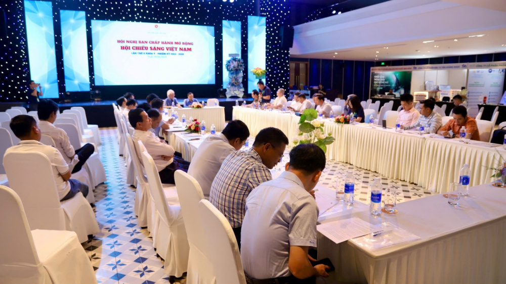 nganh-chieu-sang-buoc-vao-ky-nguyen-so-va-xanh_683b1d7ed0a4b chiếu sáng việt nam